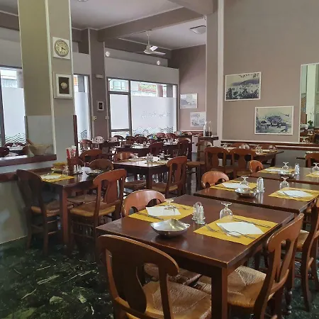 Sestri Deluxe Penthouse Included